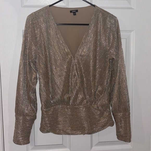 Gold vneck top - Picture 1 of 3